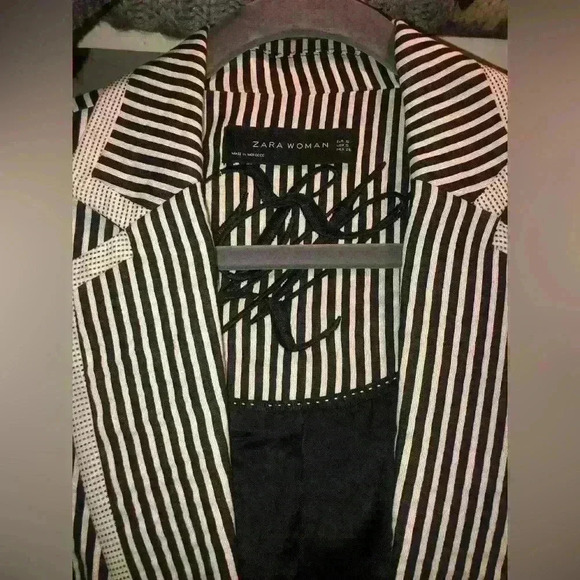 Zara Womens Black and White Blazer with Pindot Contrast Trim - Picture 5 of 6